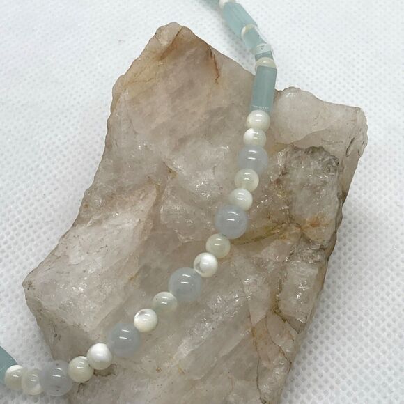 GSJ Signed Light Green Jadeite & Mother Of Pearl Beaded 17''-19'' Necklace - Picture 4 of 8